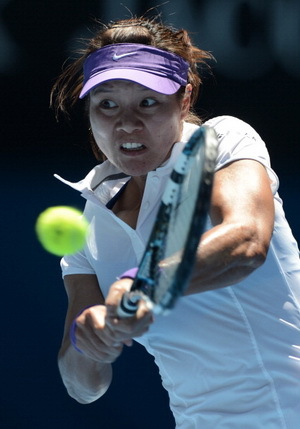 Beat Sharapova, Li Na into the Final