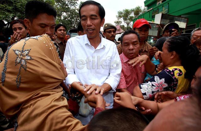 Bujuk Warga Relokasi, Jokowi Harus Utamakan Pendekatan Hati ke Hati