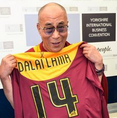 Dalai Lama Dukung Bradford untuk Jadi Juara Piala Liga Inggris