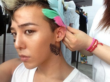 G-Dragon Usir Fans dari Rumahnya