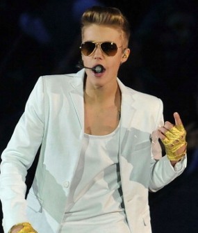 Telat Datang Konser, Justin Bieber Dimaki Penonton