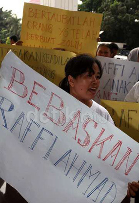 Pendukung Raffi Ahmad di Sidang Praperadilan Dibayar Rp 100 Ribu