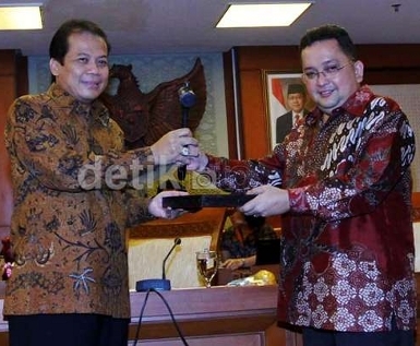 Wakil Ketua DPR: Tertibkan Semua  Ahli Isap  di DPR