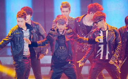 Super Junior Pilih Member dengan Bokong Terimut
