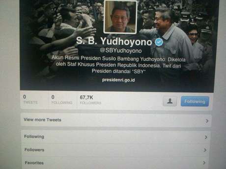 VIDEO YOUTUBE ALASAN PRESIDENSBY LUNCURKAN AKUN TWITTER @SBYudhoyono [Foto] Twitter SBY Siap Hadapi Kicauan Isen Dan Tanggapan Politisi Twitter SBY Terbaru 2013