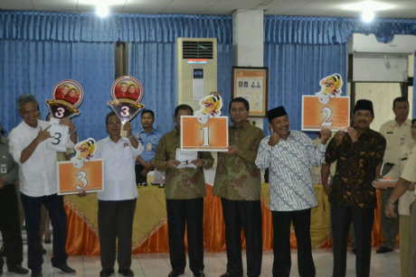 Tiga pasangan calon bersaing dalam Pilkada Jawa Tengah 2013