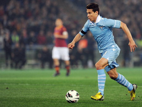 Hormati Lazio, Hernanes Abaikan Ketertarikan City