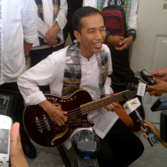 Gitar Bass Metallica Jokowi Harus Segera Dilaporkan ke KPK