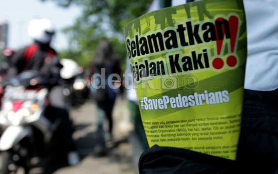 Trotoar di Jakarta, Mulai Jadi Parkir Hingga  Jalur Alternatif  Motor