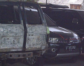 Ini Dia Penampakan 5 Mobil yang Disita di Kantor PKS
