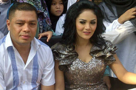 Pergi Umroh, KD Terharu Raul Menangis