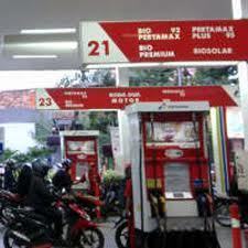 Harga Naik, Bensin Premium Jadi Rp 6.500 & Solar Rp 5.500