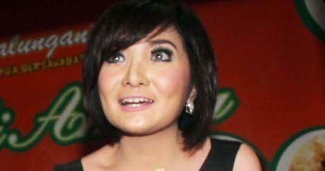 Gunakan Alat Bantu Seks, Dewi Persik Tetap Ingin yang "Asli460 Gunakan Alat Bantu Seks, Dewi Persik Tetap Ingin yang "Asli460