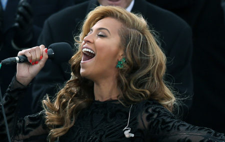 Beyonce Batalkan Konser Akibat Dehidrasi 