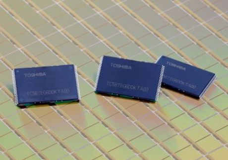NAND Memory Flash Toshiba (ist) http://images.detik.com/content/2013/05/22/317/nandmemoriflashtoshiba.jpg