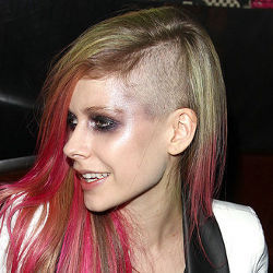Marilyn Manson Pengaruhi Gaya Rambut Avril Lavigne