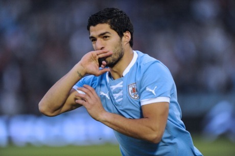 http://images.detik.com/content/2013/06/11/72/suarez.jpg