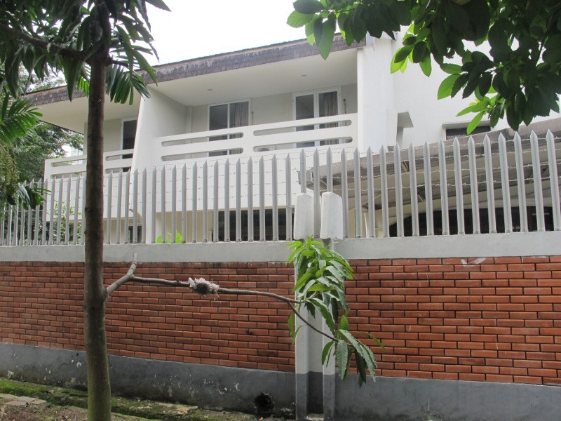 Menguak Misteri Dua Rumah Hantu Terkenal di Jakarta