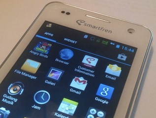 New Andromax I (eno/detikINET) http://images.detik.com/content/2013/06/22/328/andromax1.jpg