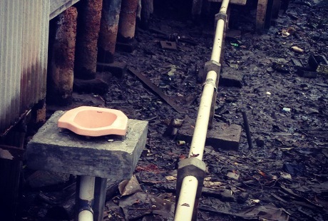 Wah, Ada Jamban "Melayang" di Tanjungpinang, Siapa Mau Coba?