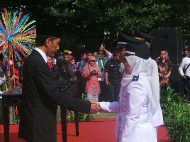 Jokowi Lantik 415 Pejabat Hasil Lelang Jabatan 2013