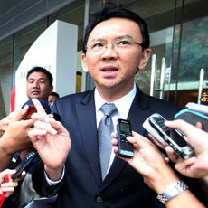 4 Aksi Ahok Hajar  Gajah  PKL