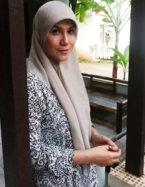 Sibuk Stripping, Marini Zumarnis Masih Bisa Tarawih Bareng Keluarga 