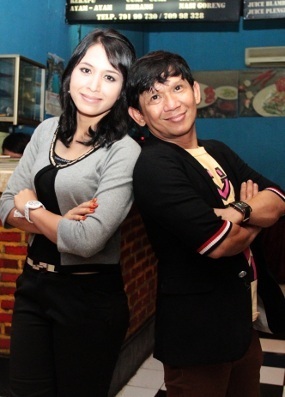 [imagetag] http://images.detik.com/content/2013/07/10/230/ginanjaristri1dlm.jpg