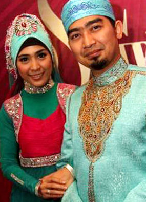 [imagetag] http://images.detik.com/content/2013/07/10/230/ustadsolmed3dm.jpg