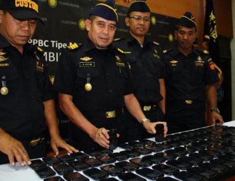 Bea Cukai Batam Gagalkan Penyelundupan Ratusan Blackberry Ilegal