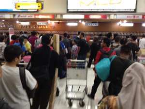 Akhir Liburan Sekolah, Bandara Soekarno-Hatta Padat Seperti Pasar
