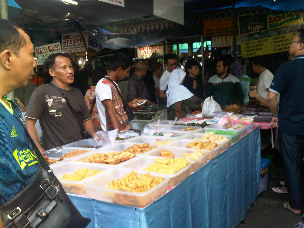 Mau Tahu Omzet Jualan di Pasar Takjil di Benhil, Ini Pengakuan Pedagang