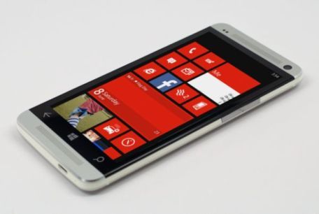 http://images.detik.com/content/2013/08/20/317/htconewindows.jpg