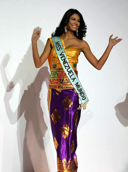 http://images.detik.com/content/2013/08/26/464/Miss-Venezuela-1.jpg