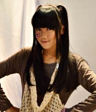 http://images.detik.com/content/2013/11/03/228/cindygulla.jpg