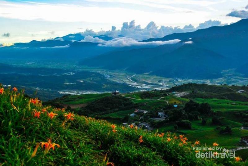 Pemandangan  romantis  taiwan: gunung liushidan