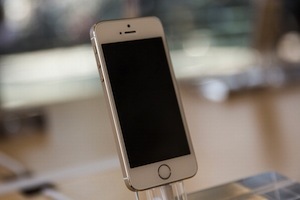 5. Otentikasi Biometrics akan Meningkat http://images.detik.com/content/2013/12/05/323/154553_iphone5s.jpg