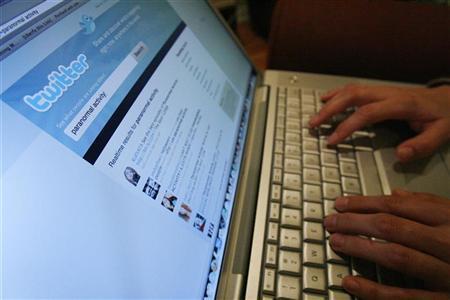 1. Baca kembali ketikan Anda sebelum posting http://images.detik.com/content/2013/12/06/398/080448_1twitterdalem.jpg