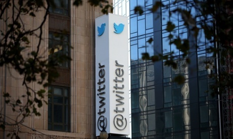 7. Jangan keliru mengirim direct message http://images.detik.com/content/2013/12/06/398/081440_7twit.jpeg