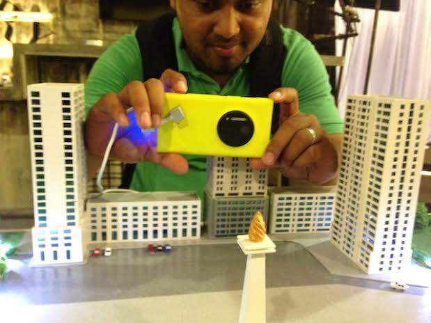 Dengan kekuataan sedemikian besar, foto yang dihasilkan dapat dicetak dengan ukuran di atas 10 R. http://images.detik.com/content/2013/12/09/1146/lumia102011.jpg