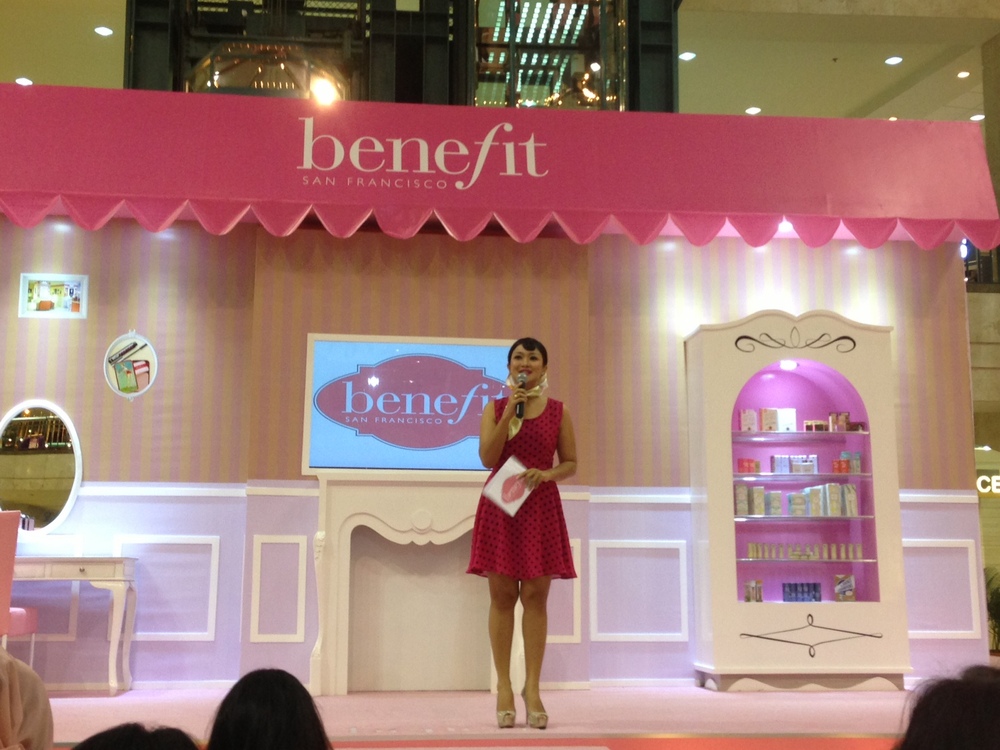 Butik Resmi Benefit Cosmetics Telah Hadir di Plaza Senayan Butik Resmi Benefit Cosmetics Telah Hadir di Plaza Senayan