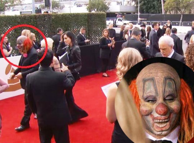 Misteri Pria Bertopeng Badut Menyeramkan di Red Carpet Grammy Awards