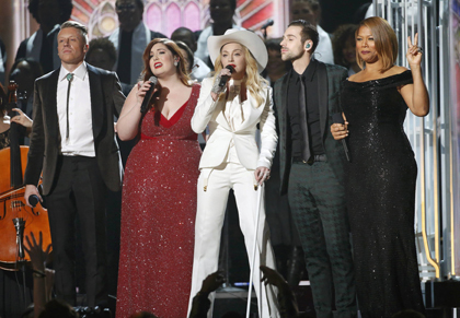 33 Pasangan Unik Menikah Massal di Grammy Awards 2014