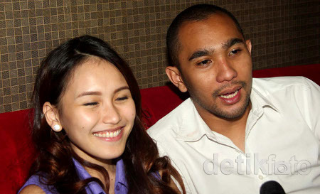 Hotman Paris Pun Heran Ayu Ting Ting dan Enji Nikah Buru-buru