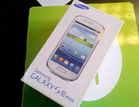 Galaxy SIII Mini (fyk/detikINET) http://images.detik.com/content/2014/03/10/1569/s3mini46000.jpg