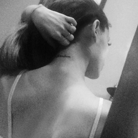 Wow! Ariana Grande Pamer Tato