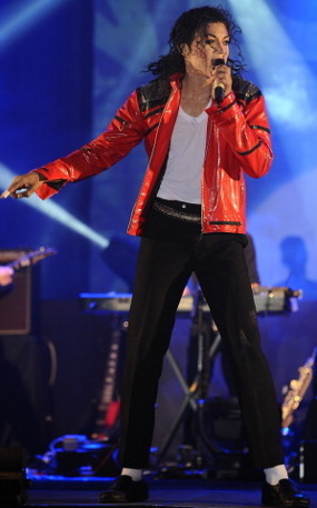 Mendiang Michael Jackson Diduga Pukuli Simpansenya