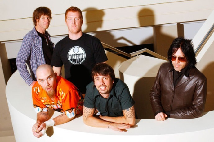 10 Kolaborasi Mencengangkan oleh Dave Grohl (1)