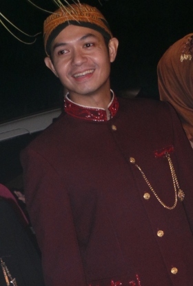 Pakai Baju Adat Jawa di Malam Midodareni, Dude Serasa Seperti Jokowi