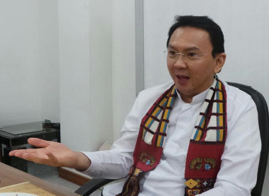 http://images.detik.com/content/2014/04/29/4/145141_ahok11.jpg